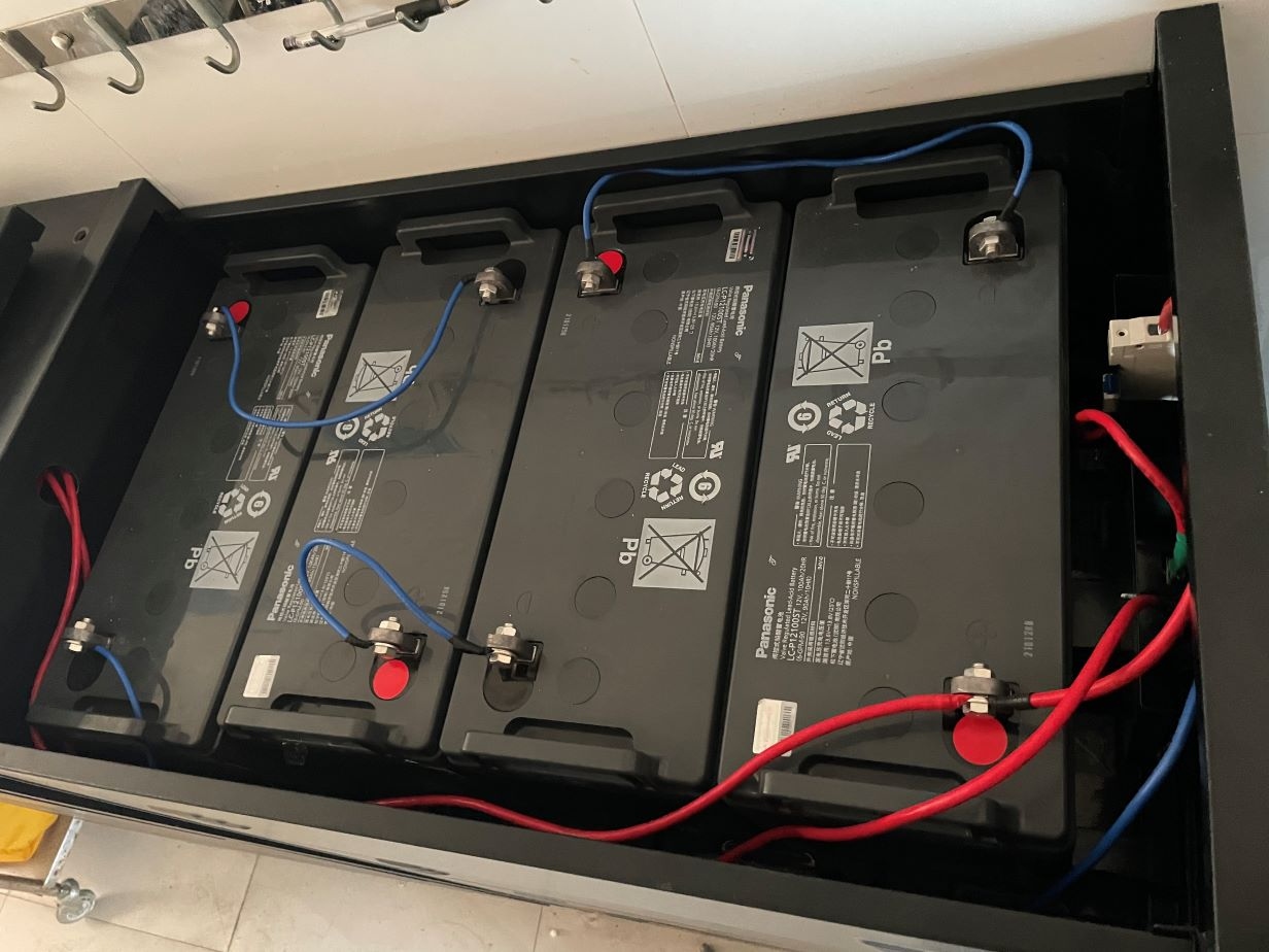 铁路电池应用全景解析：技术、场景与行业趋势